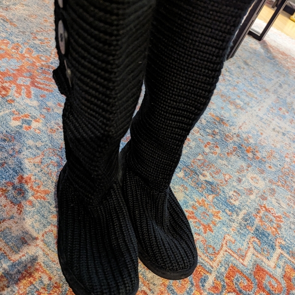Ugg Women's 6 Classic Cardy Black Boots Thick Knit Knee or Ankle Boots Buttons - Picture 8 of 15